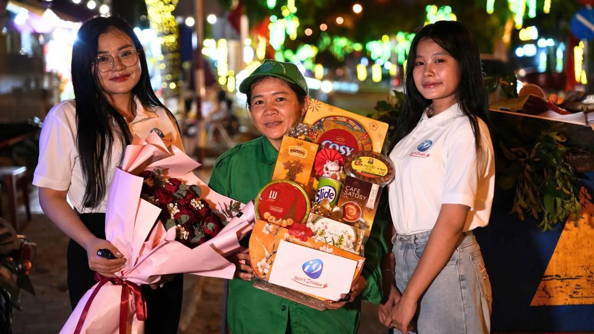 Hình ảnh hỗ trợ khách hàng vn8day